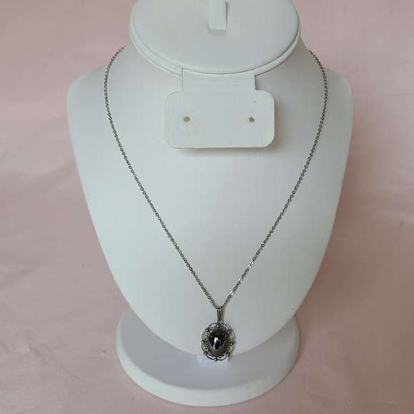 Sorrento Sterling Hematite Cabochon Filigree Flower Pendant Necklace Grounding - Picture 1 of 6